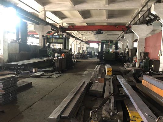 শঙ্কুযুক্ত বৃত্তাকার এবং বহুভুজ মেরু টুলিং/ আলোর মেরুর জন্য ছাঁচ 10মি রাশিয়ার আলোর মেরু প্রযোজক