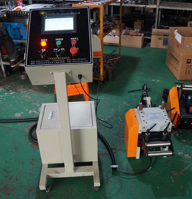 200 টন কয়েল ফিডিং সরঞ্জাম 5 টন কয়েল ওজন পরিচালনা করার জন্য ডিজাইন করা হয়েছে ভারী দায়িত্ব শিল্প অ্যাপ্লিকেশন জন্য উপযুক্ত